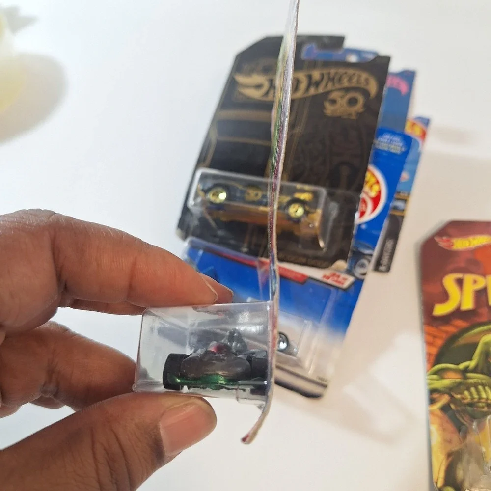 Hot Wheels 7‎ Cars Speeder Treasure/ Jaded / Power Bomb/ Gasser Damage Cards